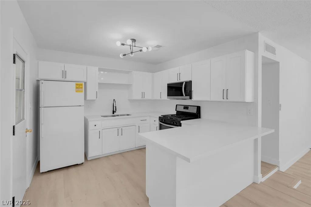4313 El Conlon, Las Vegas, NV 89102