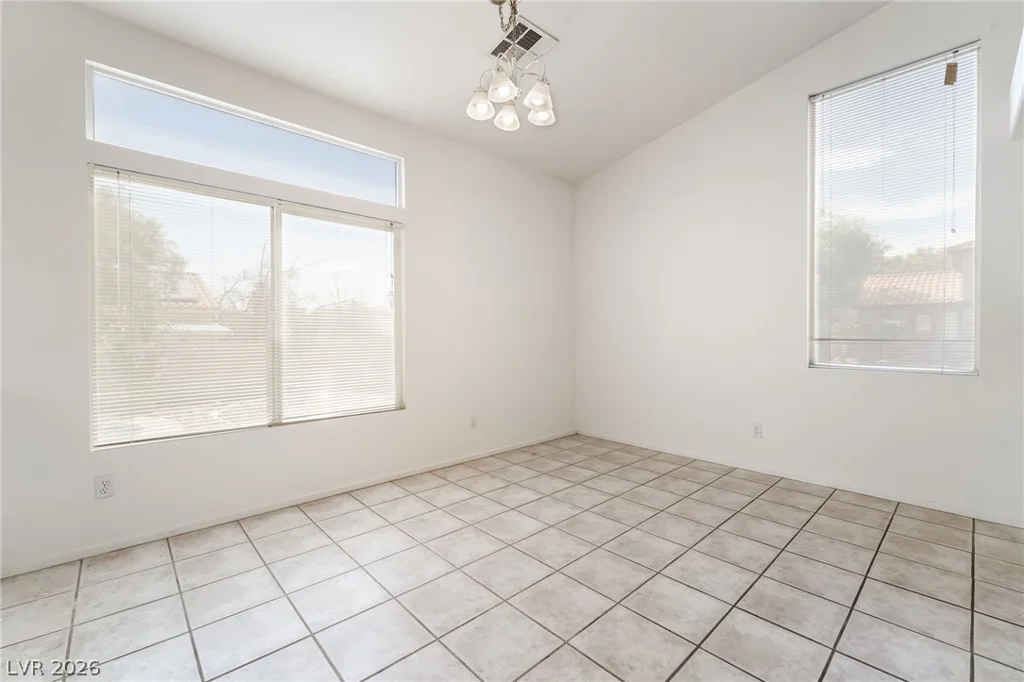 9882 Silver Chimes, Las Vegas, NV 89183