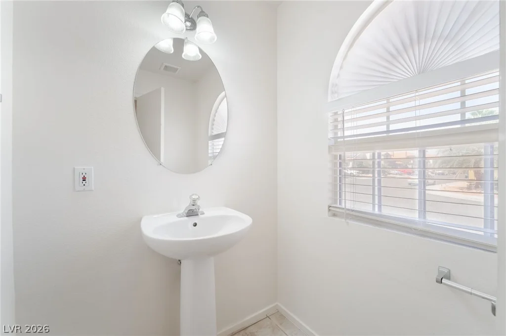 9882 Silver Chimes, Las Vegas, NV 89183