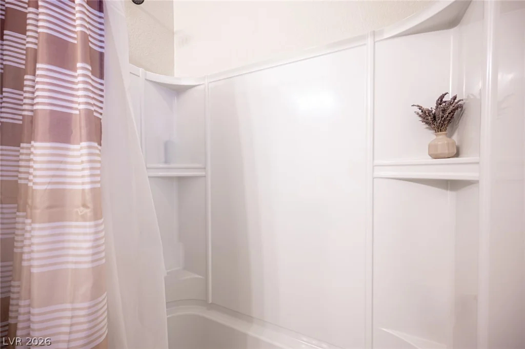 7056 Thistle Ridge, Las Vegas, NV 89166