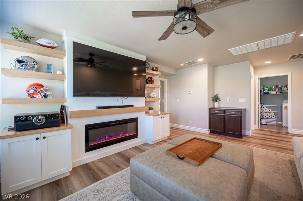 7056 Thistle Ridge, Las Vegas, NV 89166