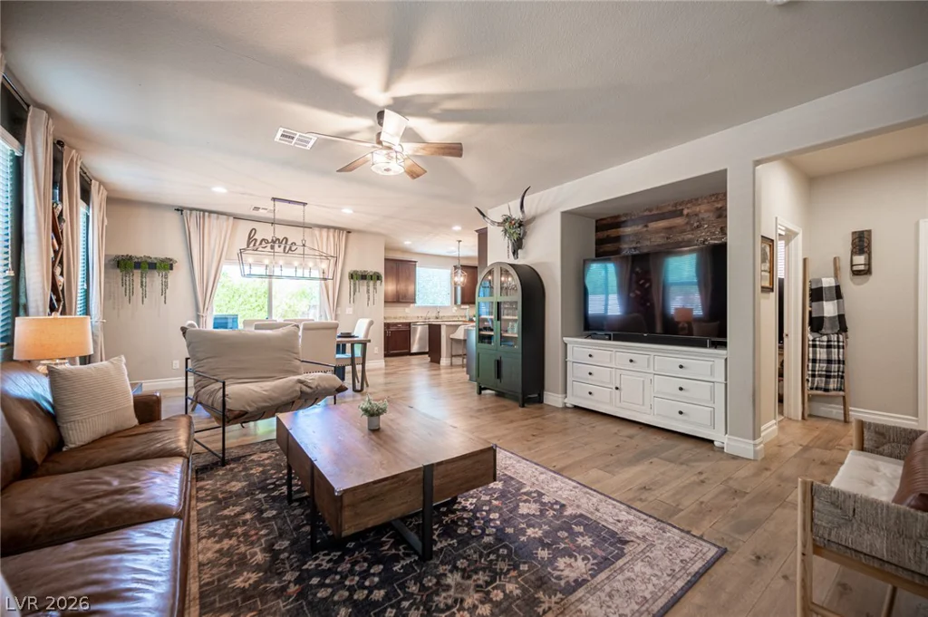 7056 Thistle Ridge, Las Vegas, NV 89166