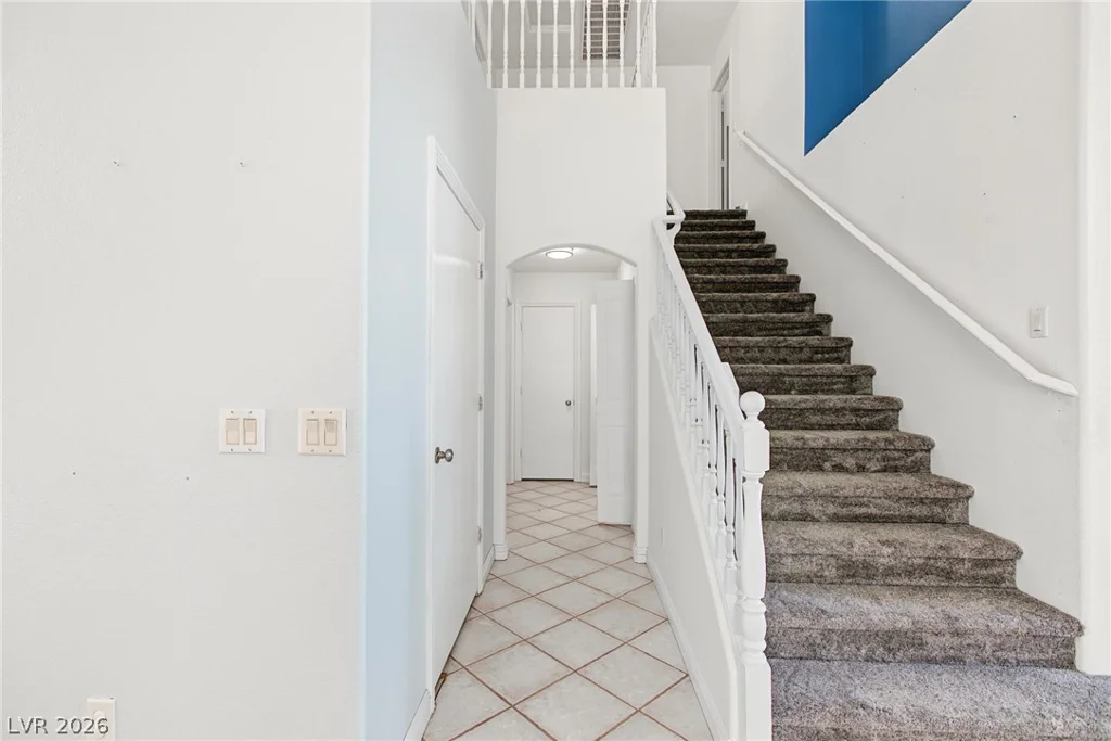 911 Sterling Thorn, Las Vegas, NV 89183