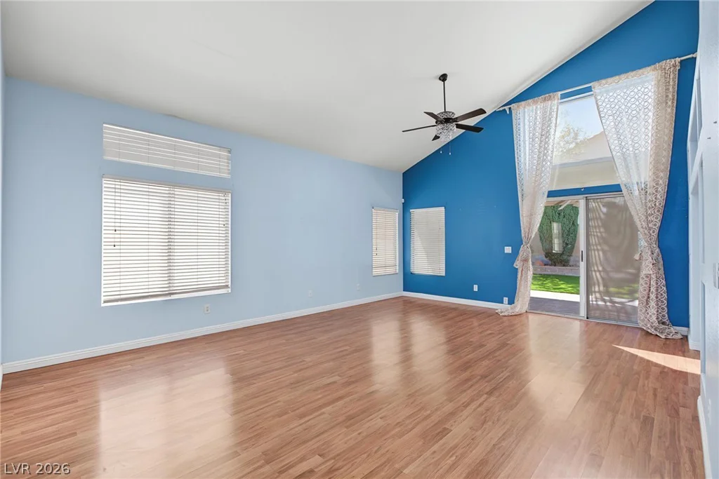 911 Sterling Thorn, Las Vegas, NV 89183