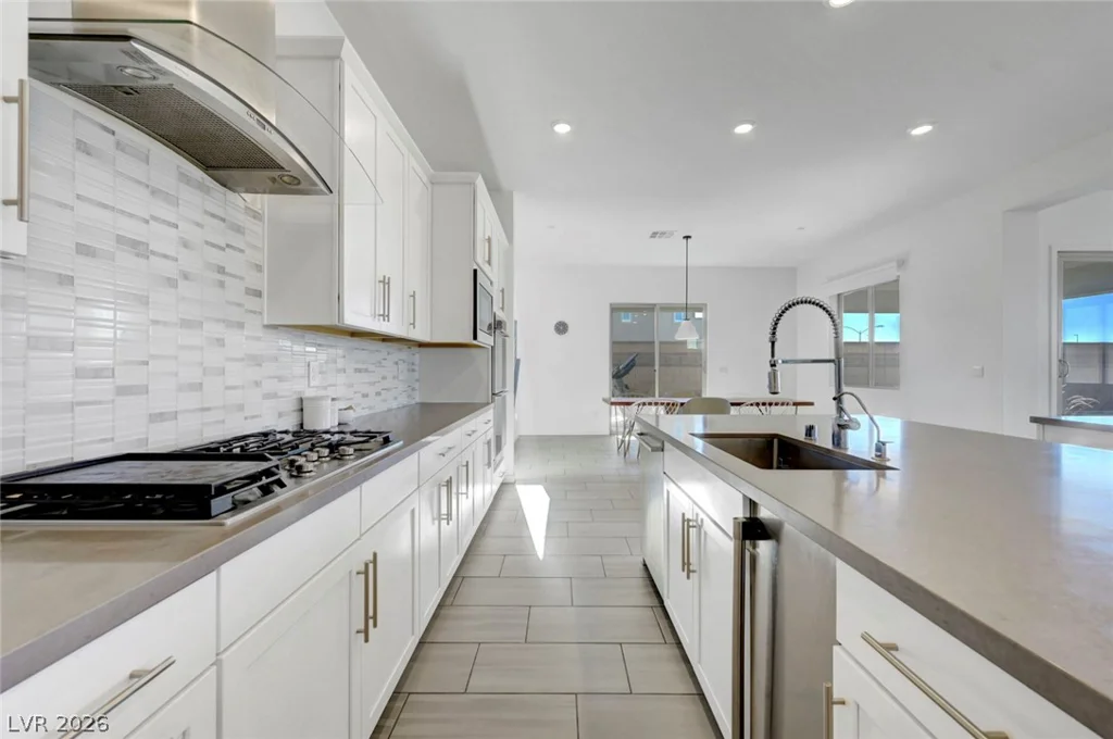 699 Glowing Horizon, Henderson, NV 89052