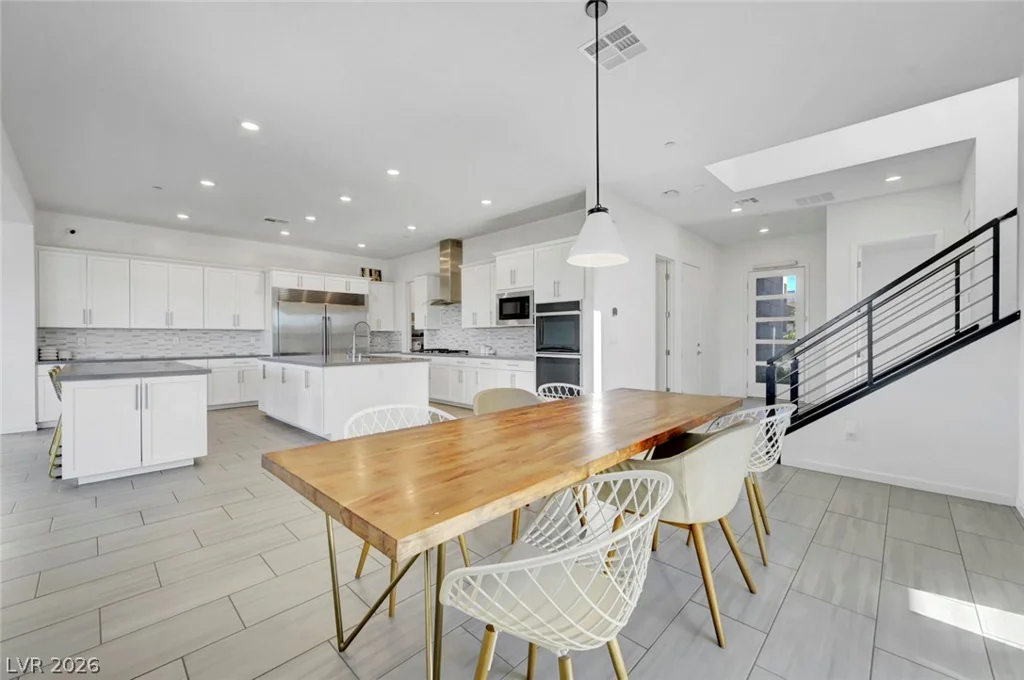 699 Glowing Horizon, Henderson, NV 89052