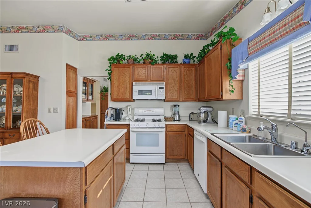 6333 Copperfield, Las Vegas, NV 89108