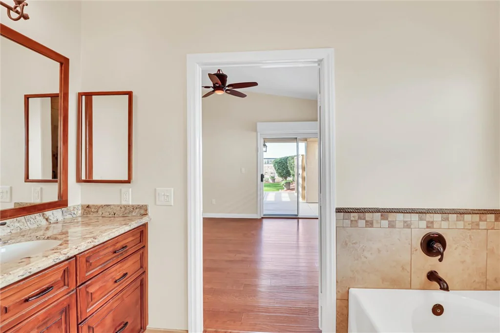 10529 India Hawthorn, Las Vegas, NV 89144