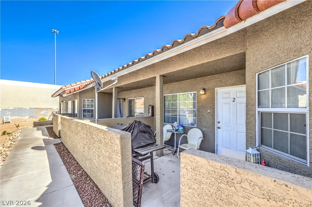 1332 Sunblossom, Las Vegas, NV 89128
