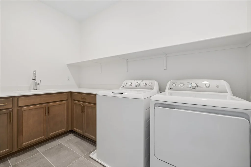 10456 Mountain Aster, Las Vegas, NV 89166