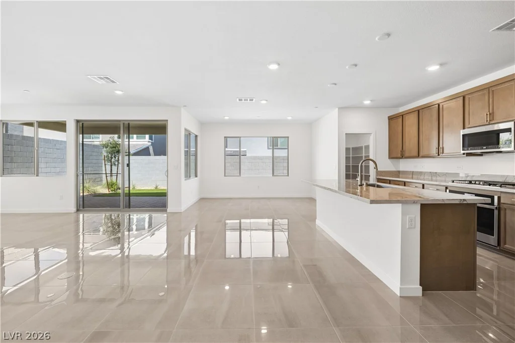 10456 Mountain Aster, Las Vegas, NV 89166