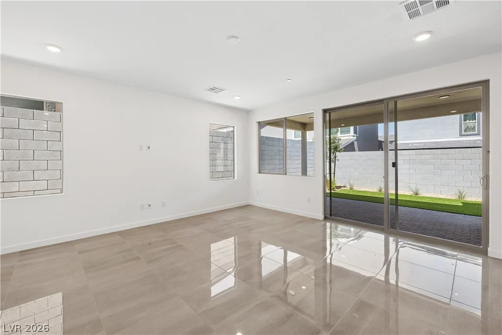 10456 Mountain Aster, Las Vegas, NV 89166