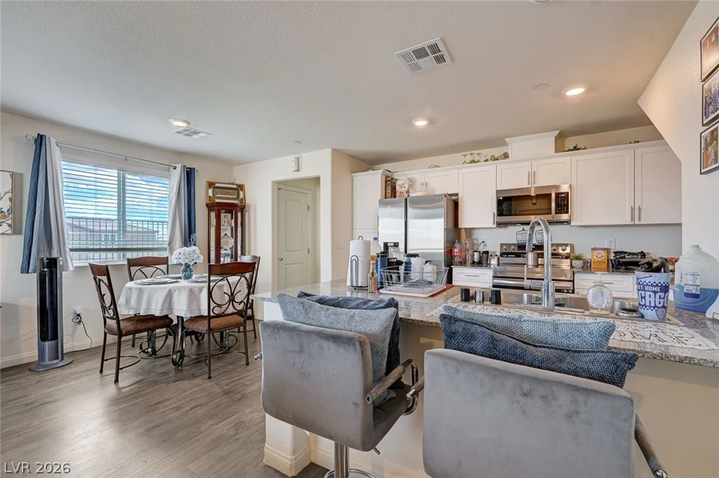 6804 Satin Silver, North Las Vegas, NV 89086
