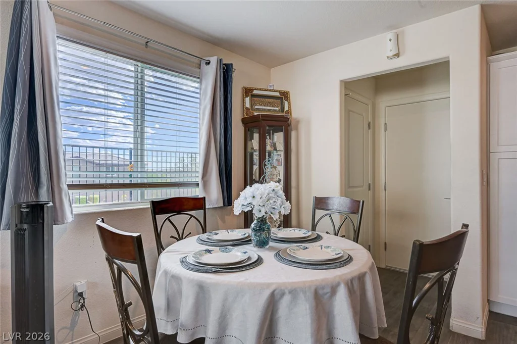 6804 Satin Silver, North Las Vegas, NV 89086