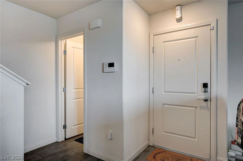 6804 Satin Silver, North Las Vegas, NV 89086