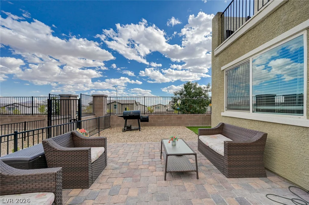 6804 Satin Silver, North Las Vegas, NV 89086
