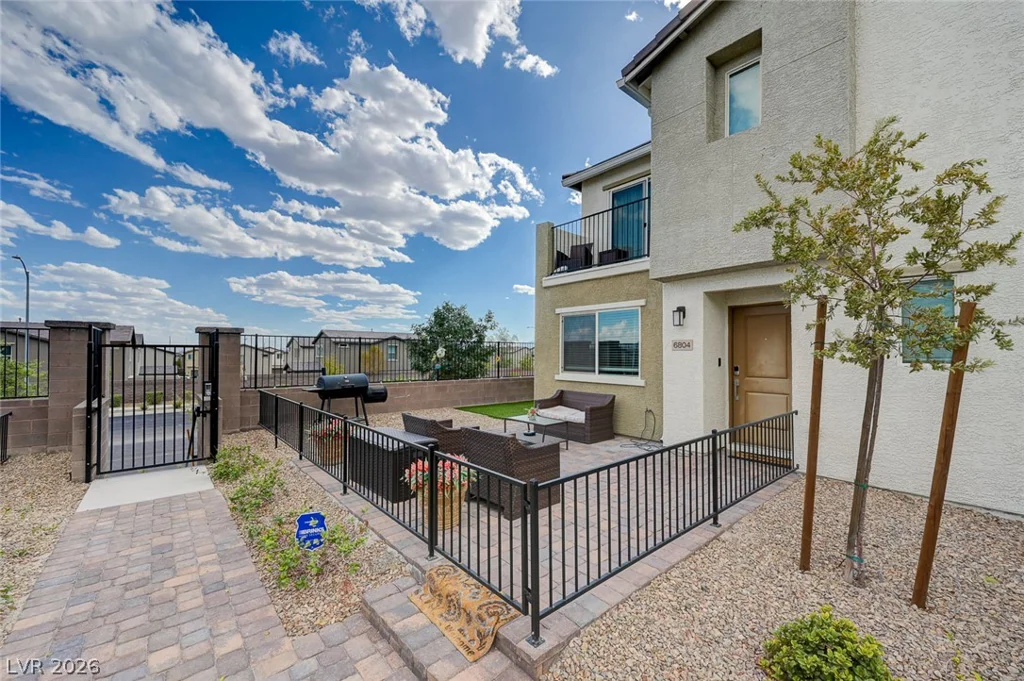 6804 Satin Silver, North Las Vegas, NV 89086