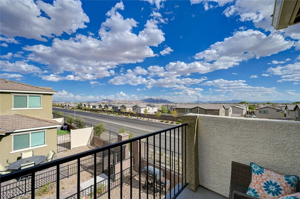 6804 Satin Silver, North Las Vegas, NV 89086