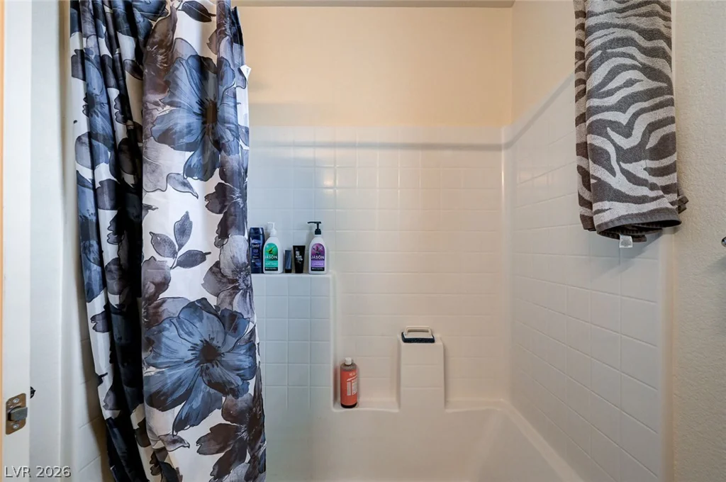 6804 Satin Silver, North Las Vegas, NV 89086