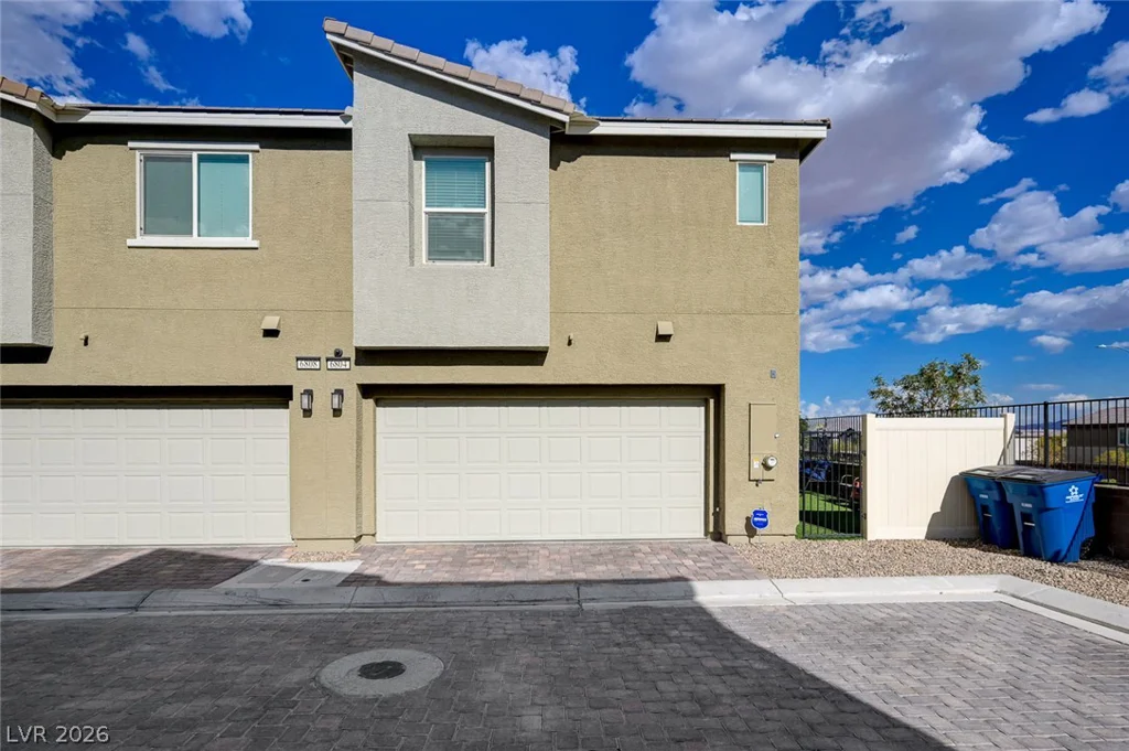6804 Satin Silver, North Las Vegas, NV 89086