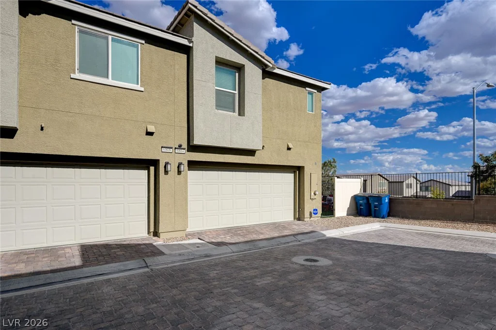 6804 Satin Silver, North Las Vegas, NV 89086