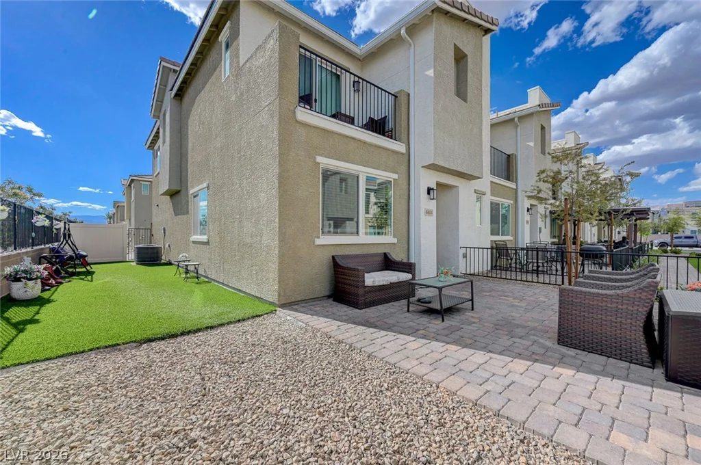 6804 Satin Silver, North Las Vegas, NV 89086