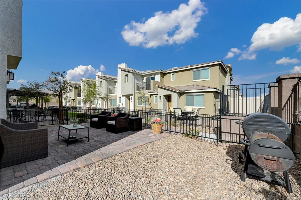 6804 Satin Silver, North Las Vegas, NV 89086