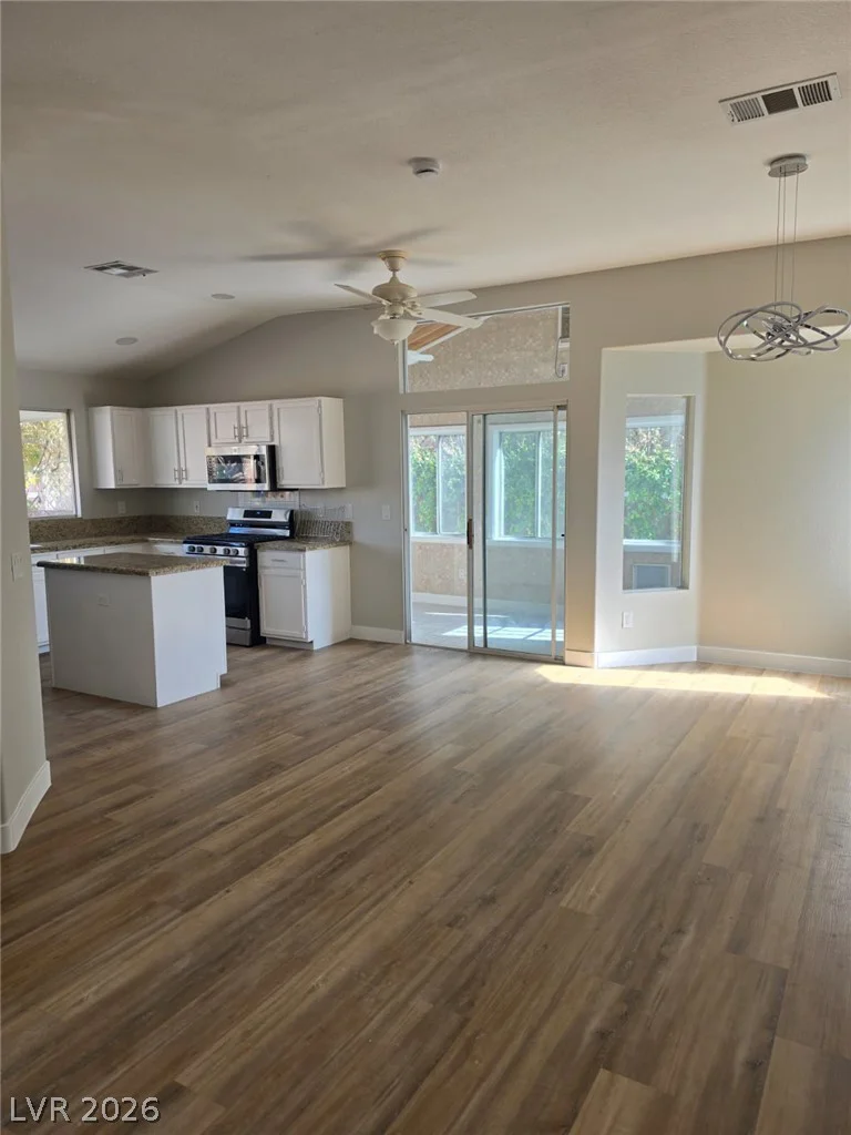320 New Hope, Henderson, NV 89014