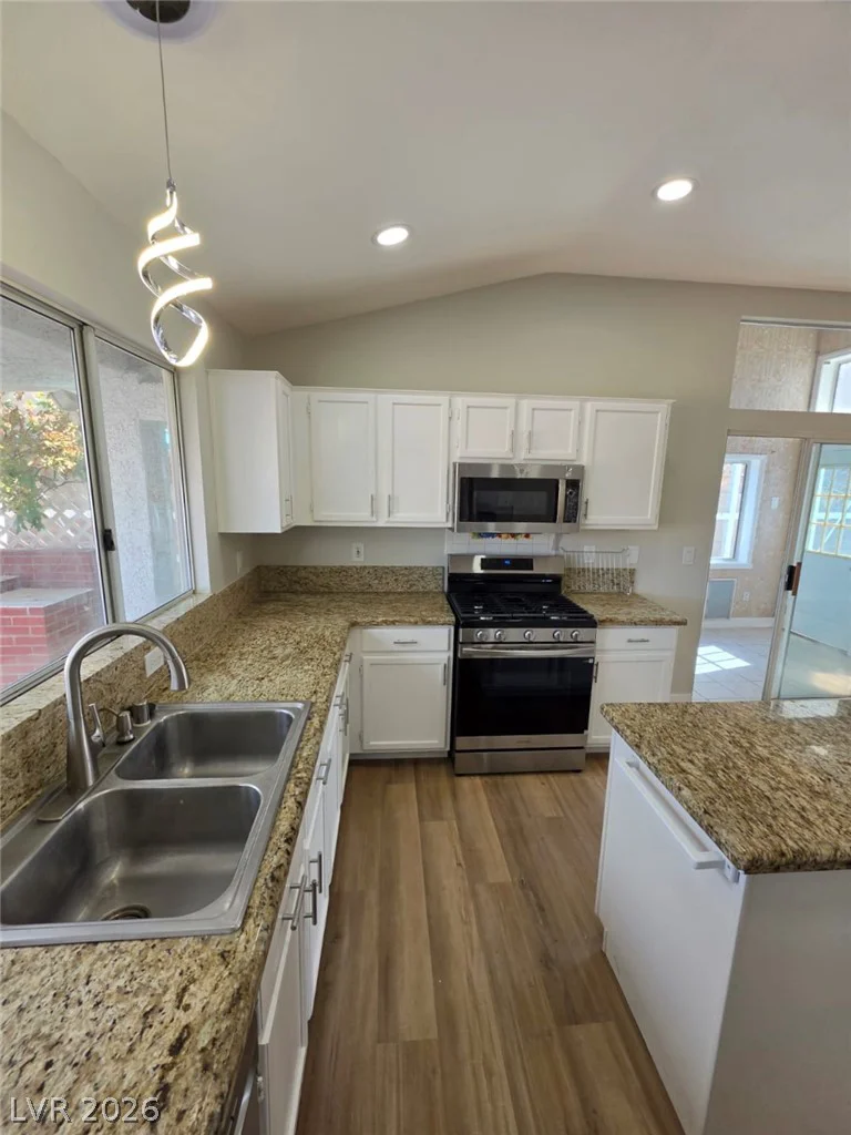 320 New Hope, Henderson, NV 89014