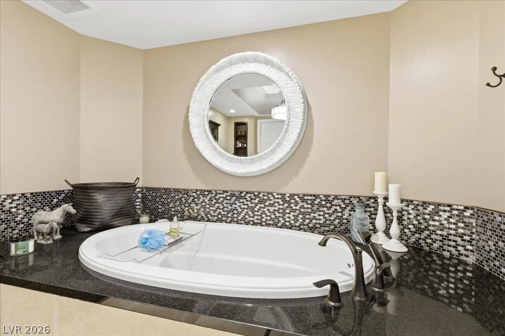 2857 Paradise, Las Vegas, NV 89109