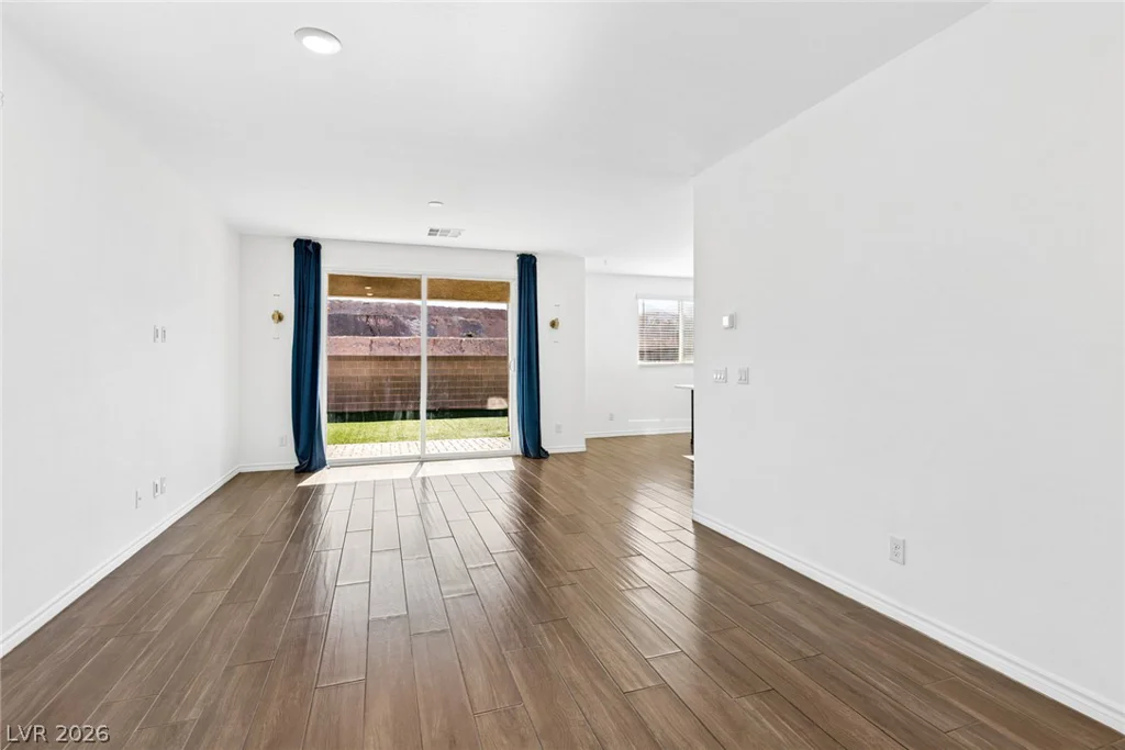3016 moulin heights, Las Vegas, NV 89156
