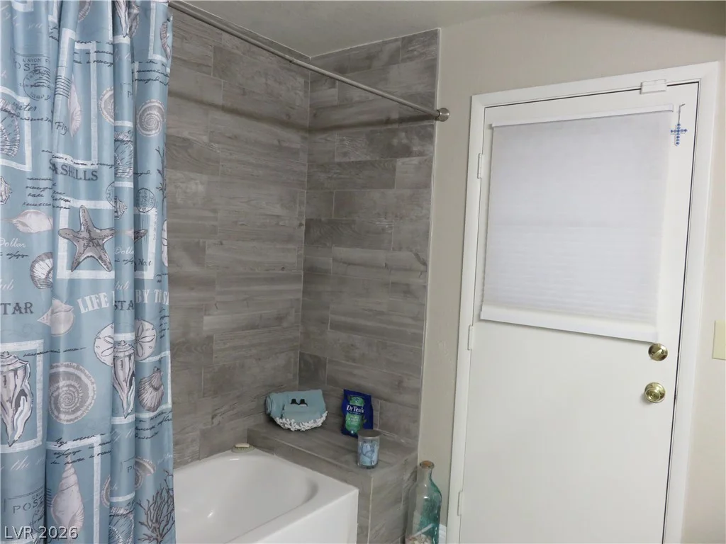 6208 Sierra Pines, Las Vegas, NV 89130