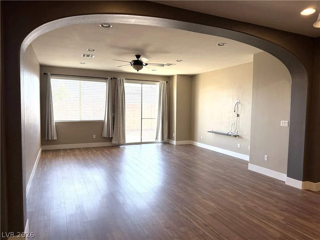 10229 Pine Ridge Peak, Las Vegas, NV 89166