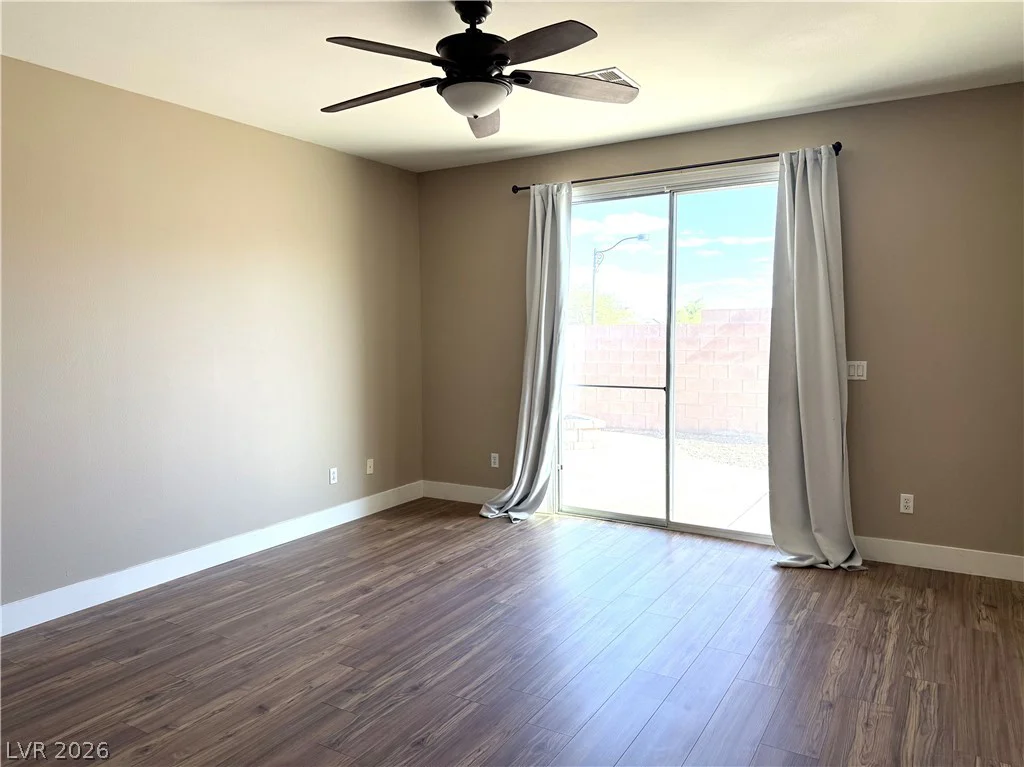 10229 Pine Ridge Peak, Las Vegas, NV 89166