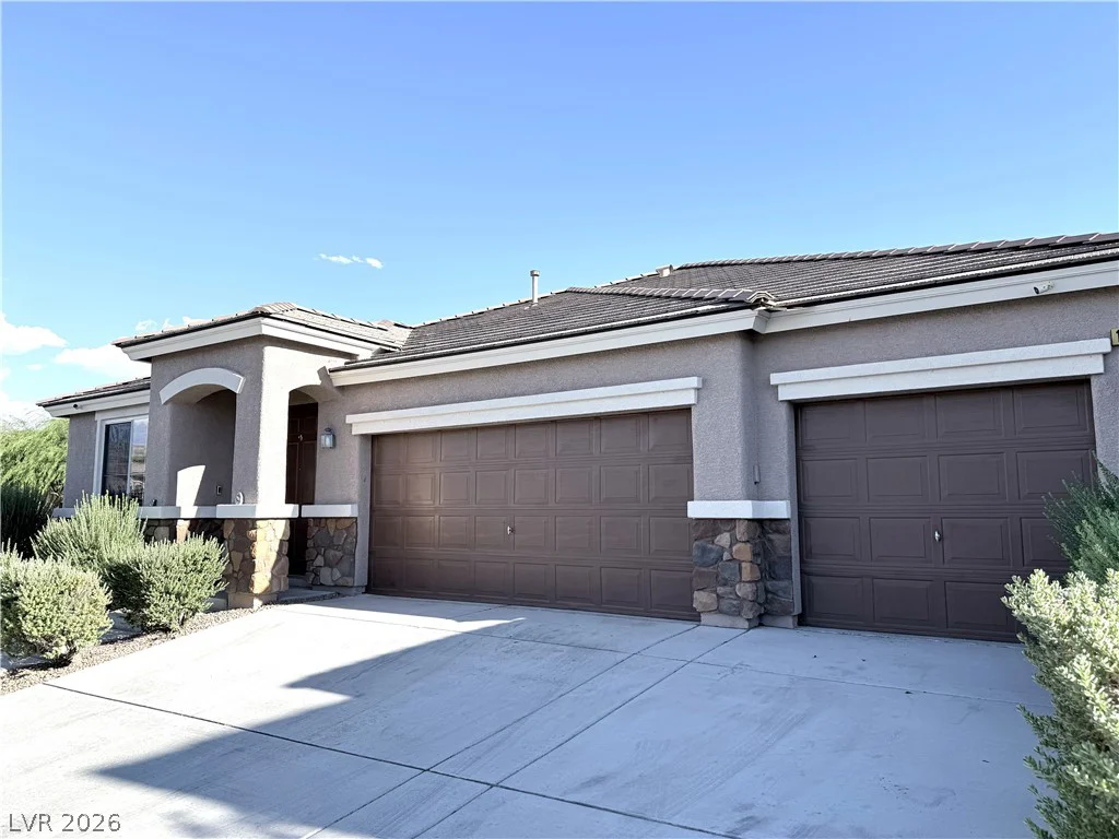 10229 Pine Ridge Peak, Las Vegas, NV 89166