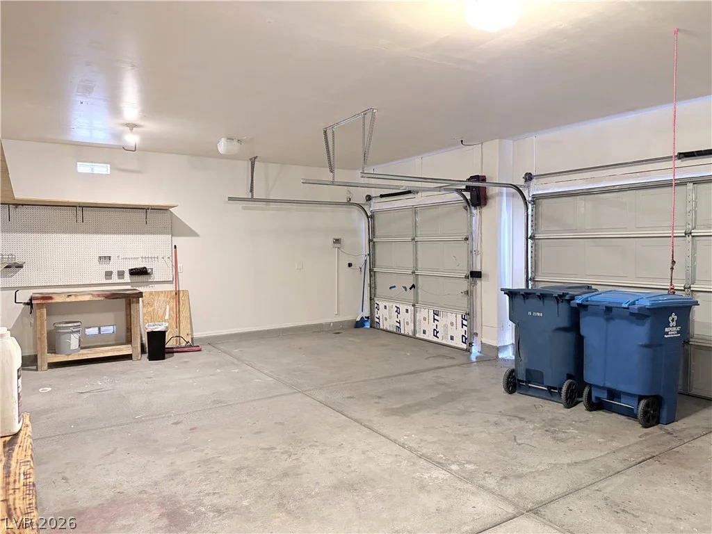 10229 Pine Ridge Peak, Las Vegas, NV 89166