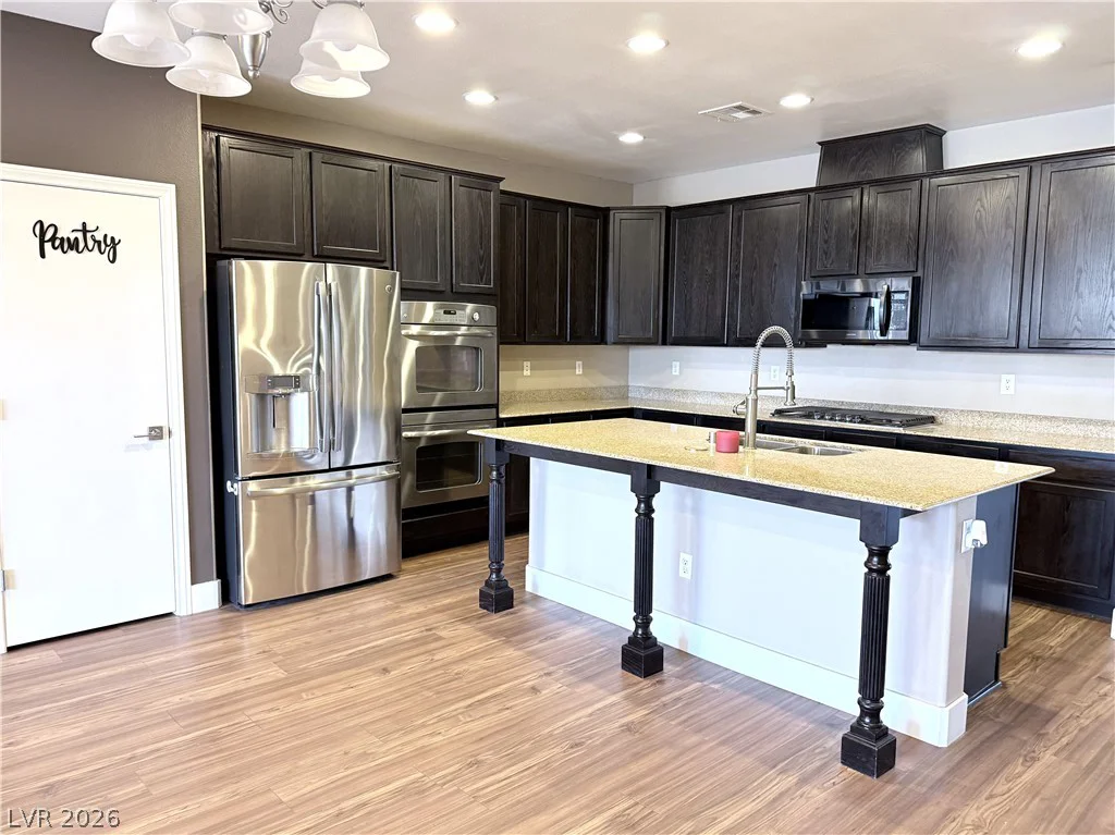 10229 Pine Ridge Peak, Las Vegas, NV 89166