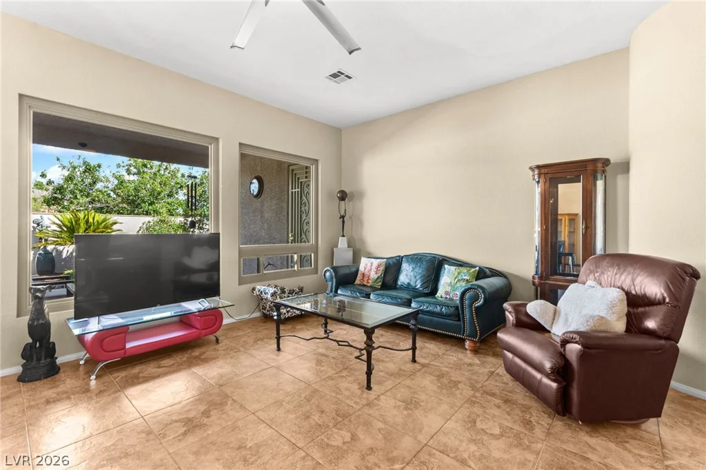 3290 Squire, Las Vegas, NV 89135