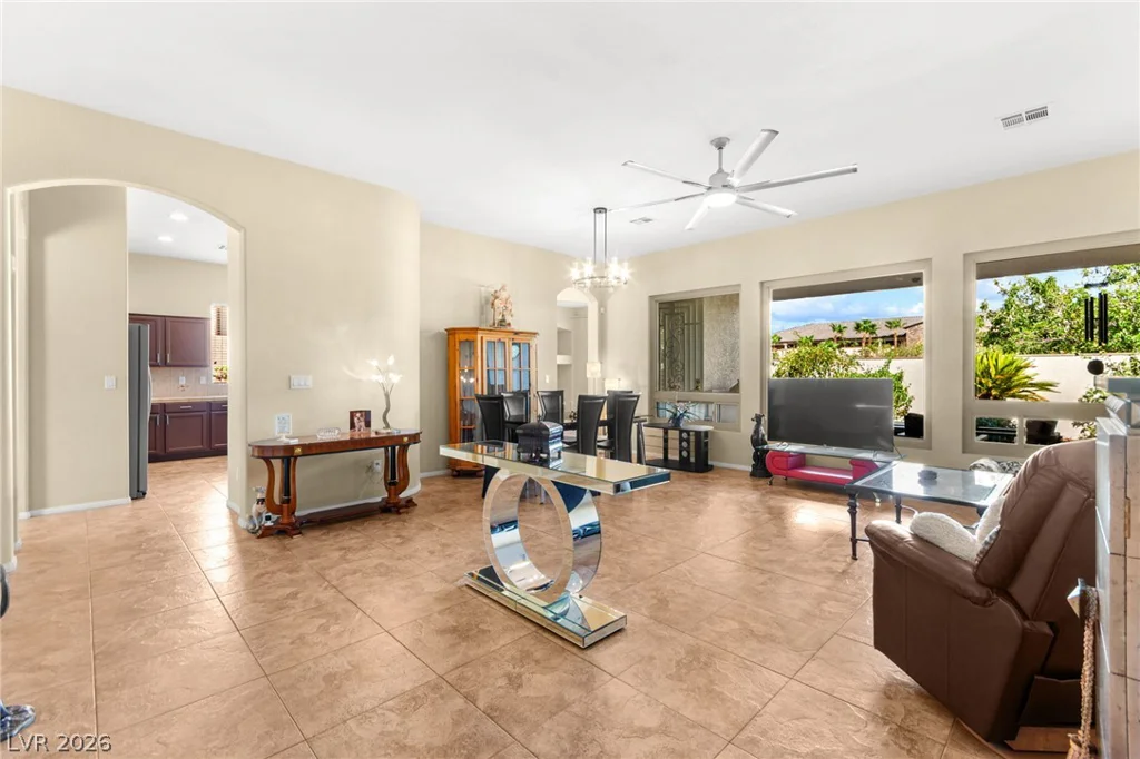 3290 Squire, Las Vegas, NV 89135