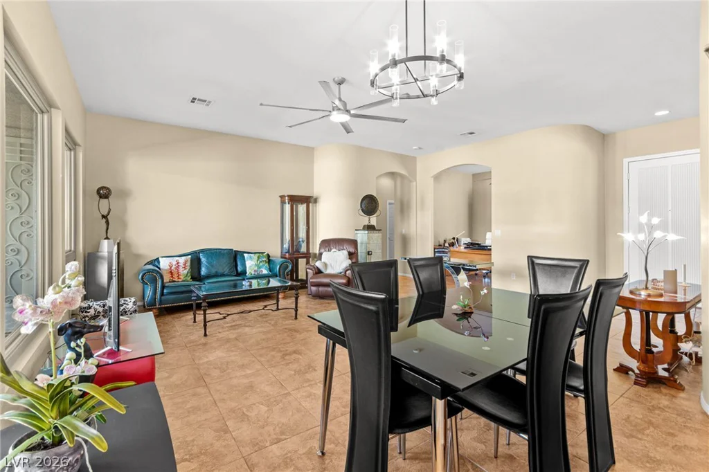 3290 Squire, Las Vegas, NV 89135