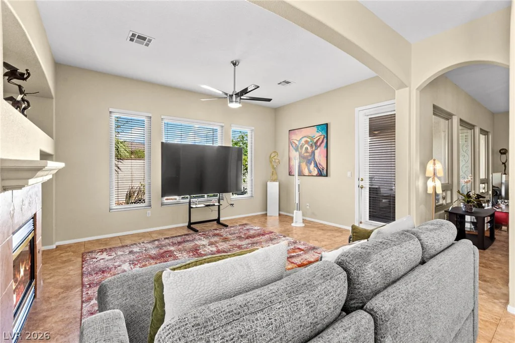 3290 Squire, Las Vegas, NV 89135