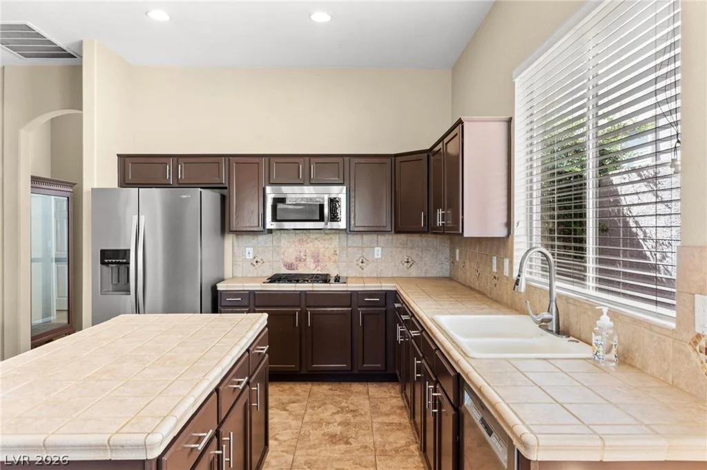 3290 Squire, Las Vegas, NV 89135