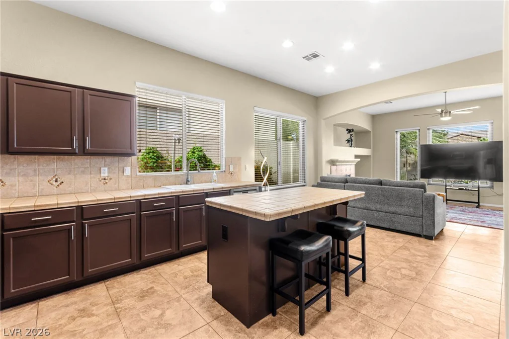 3290 Squire, Las Vegas, NV 89135