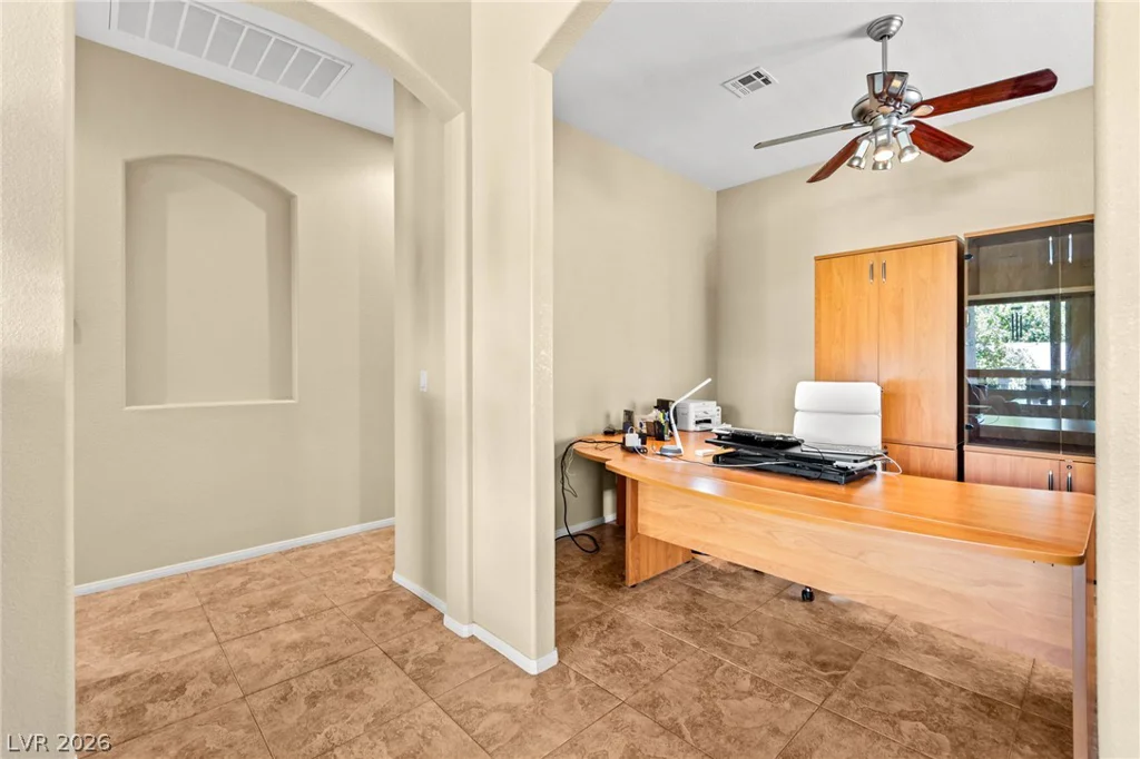 3290 Squire, Las Vegas, NV 89135