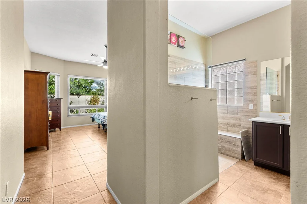 3290 Squire, Las Vegas, NV 89135