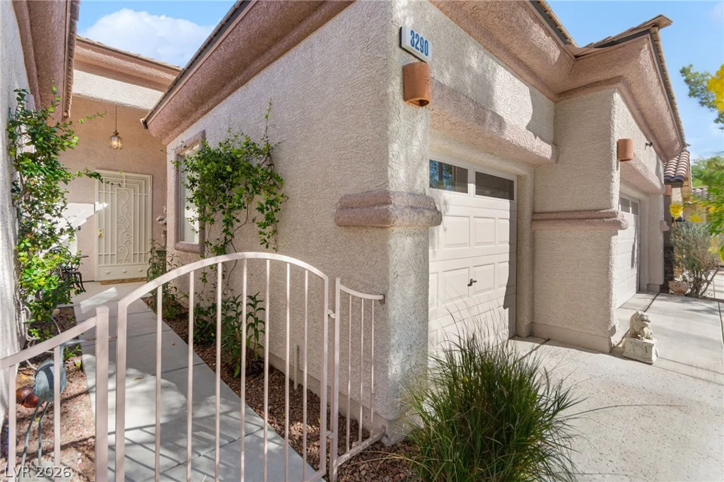 3290 Squire, Las Vegas, NV 89135
