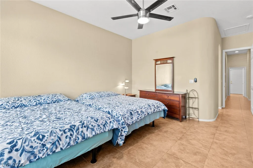 3290 Squire, Las Vegas, NV 89135