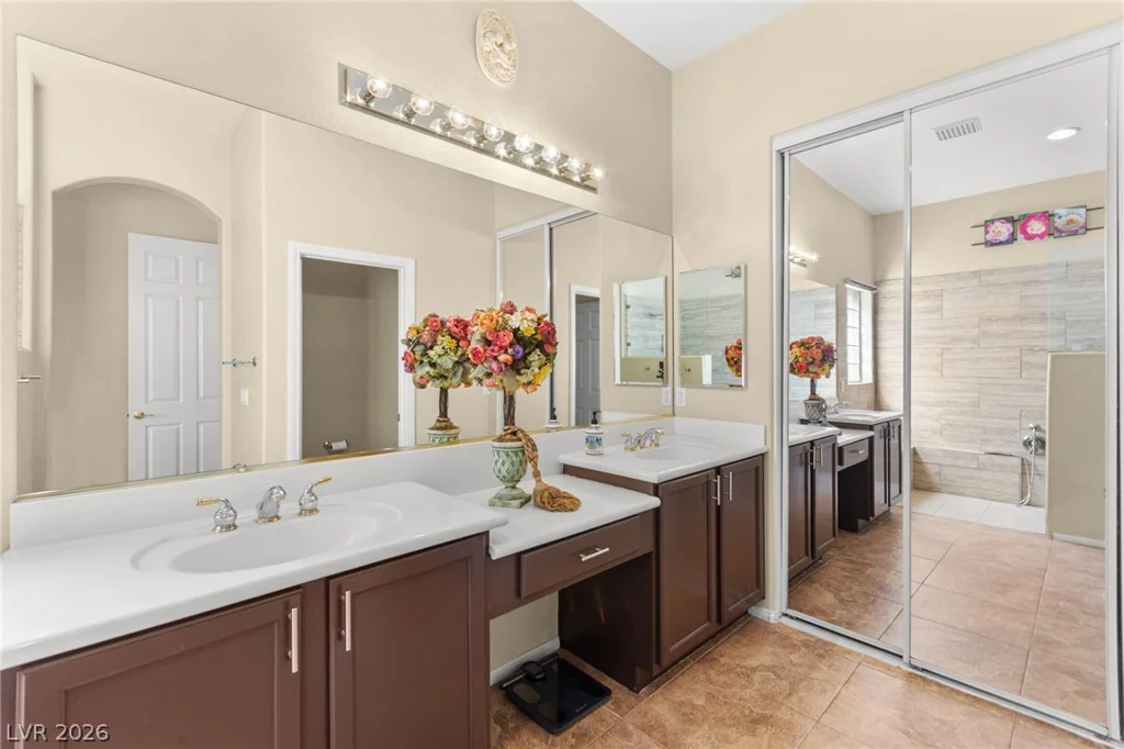 3290 Squire, Las Vegas, NV 89135