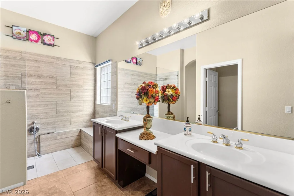 3290 Squire, Las Vegas, NV 89135