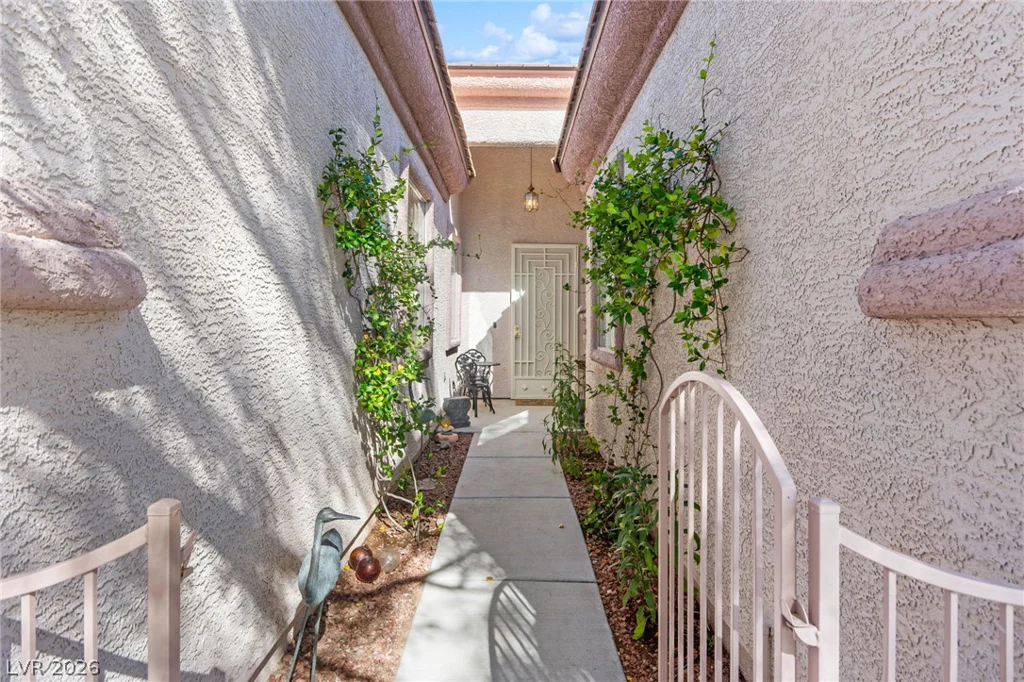 3290 Squire, Las Vegas, NV 89135